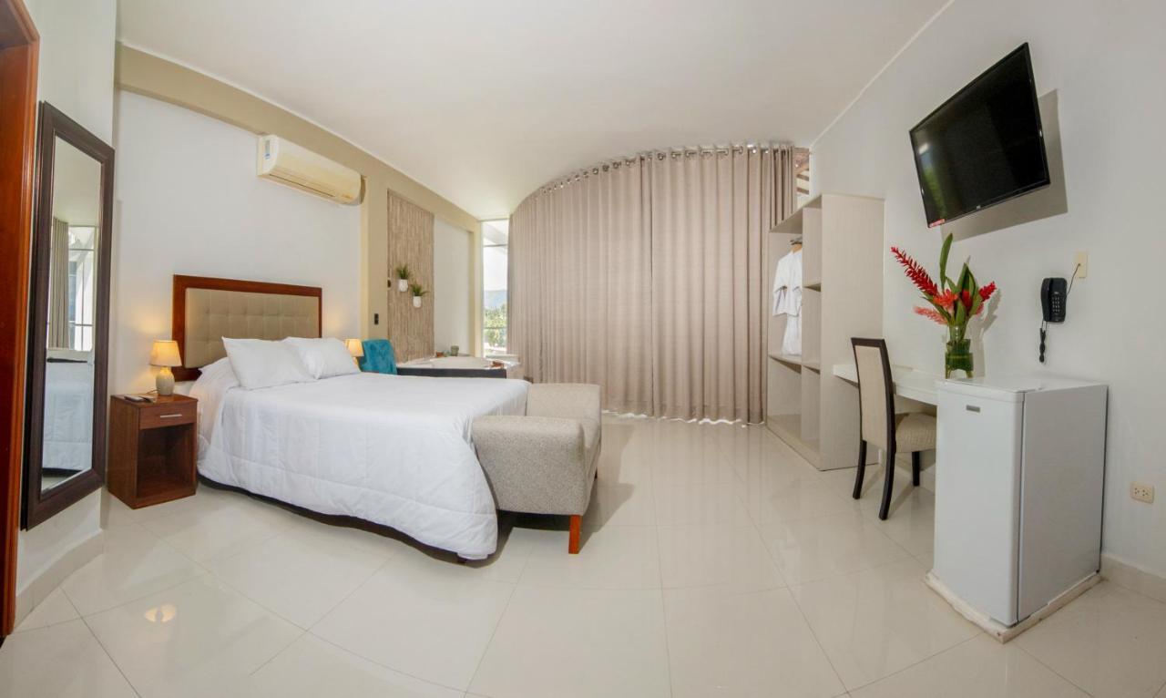 Vuelo 78 Hotel Тарапото Екстериор снимка